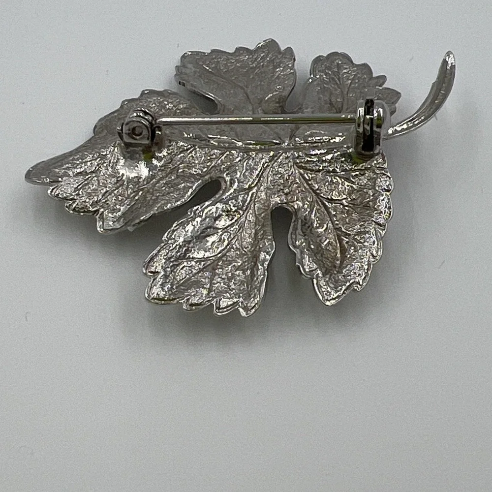 Vintage Silver Tone Leaf‎ Brooch Marquise Hematite Rhinestone Botanical Pin